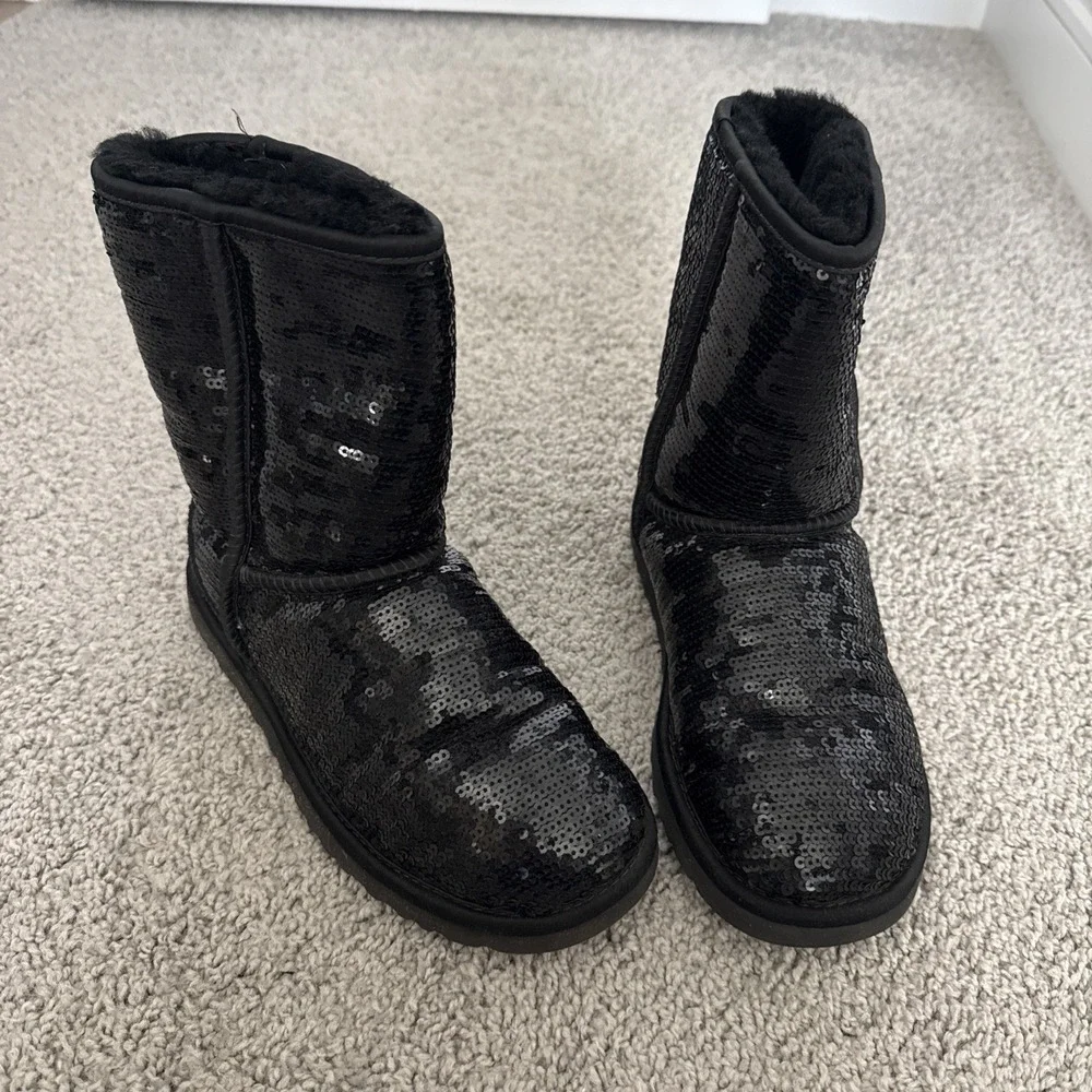 UGG Australia Black Sequin Lined‎ Boots Women US 6